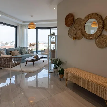 Marble 2-bedroom In Apartament Larnaca
