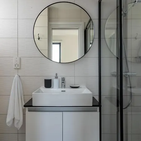 Marble 2-bedroom In Apartament Larnaca