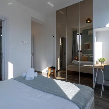 Marble 2-bedroom In דירה *